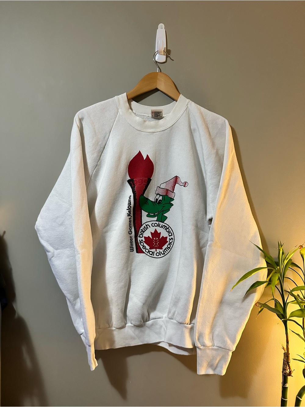 Vintage 1995 Hanes White Crewneck Sweatshirt